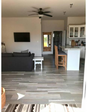 12B - New 2BR, 2BA, Middle Floor Condo, Pool